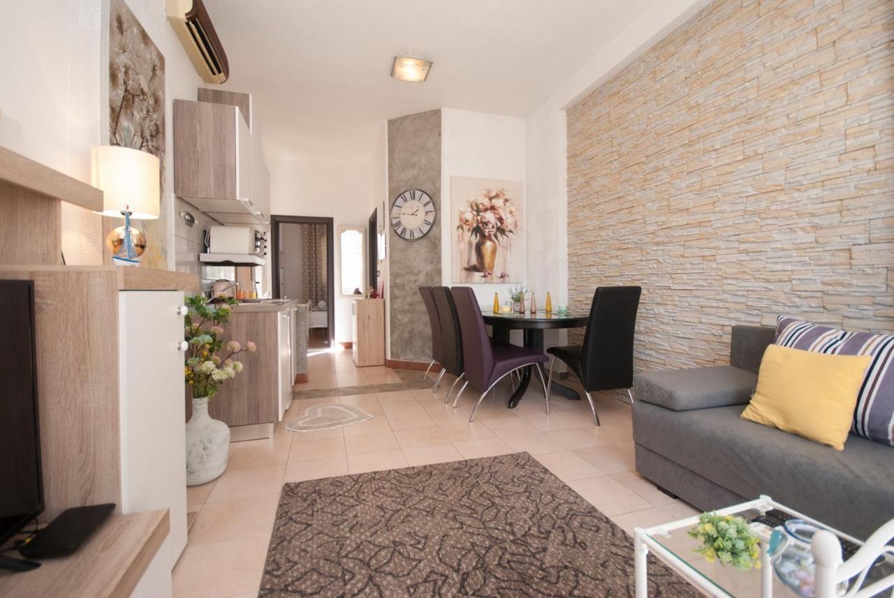 Cozy Apartment With Garden Kastela Luaran gambar