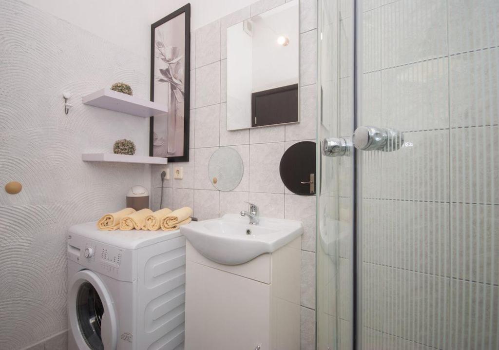 Cozy Apartment With Garden Kastela Luaran gambar