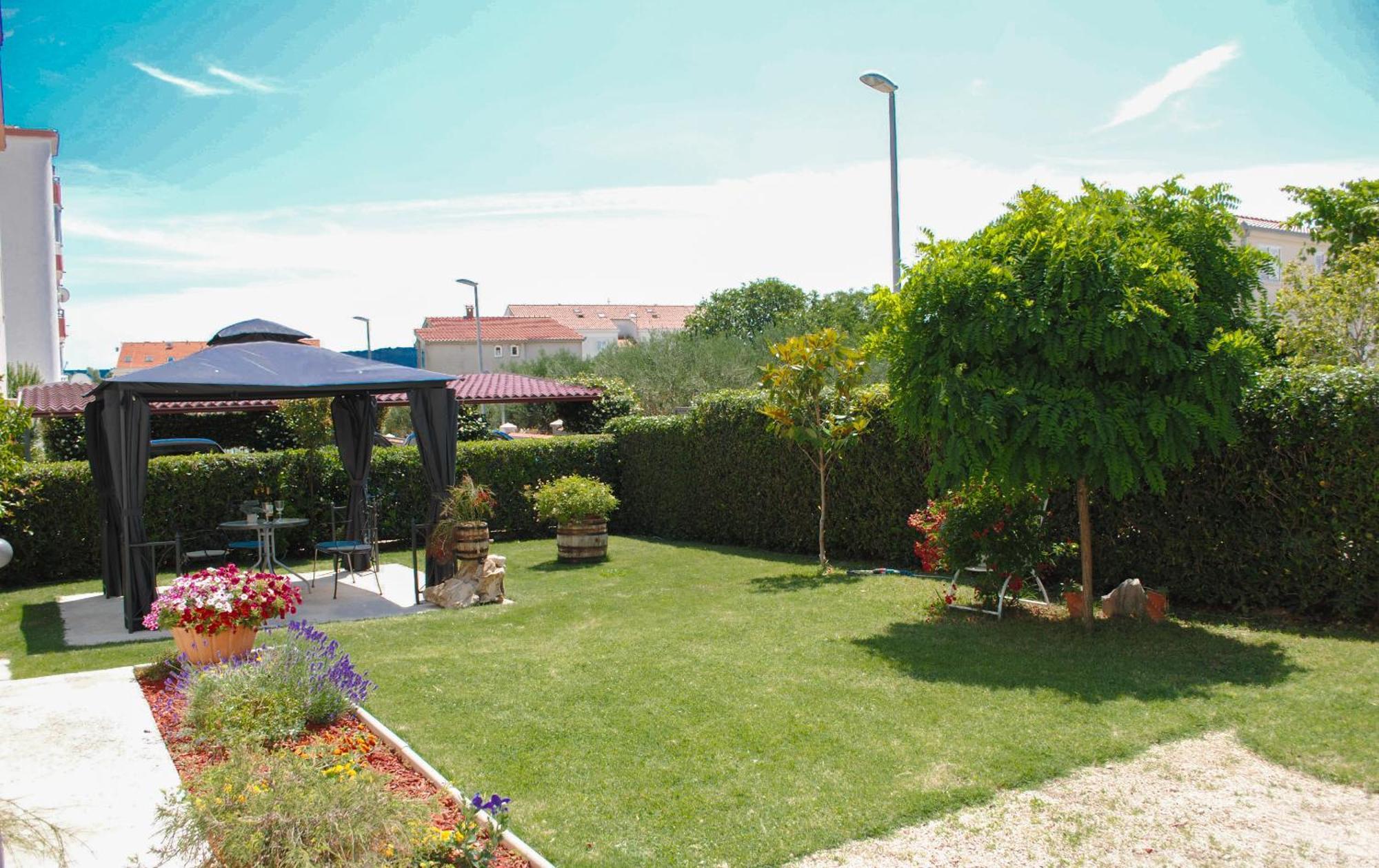 Cozy Apartment With Garden Kastela Luaran gambar
